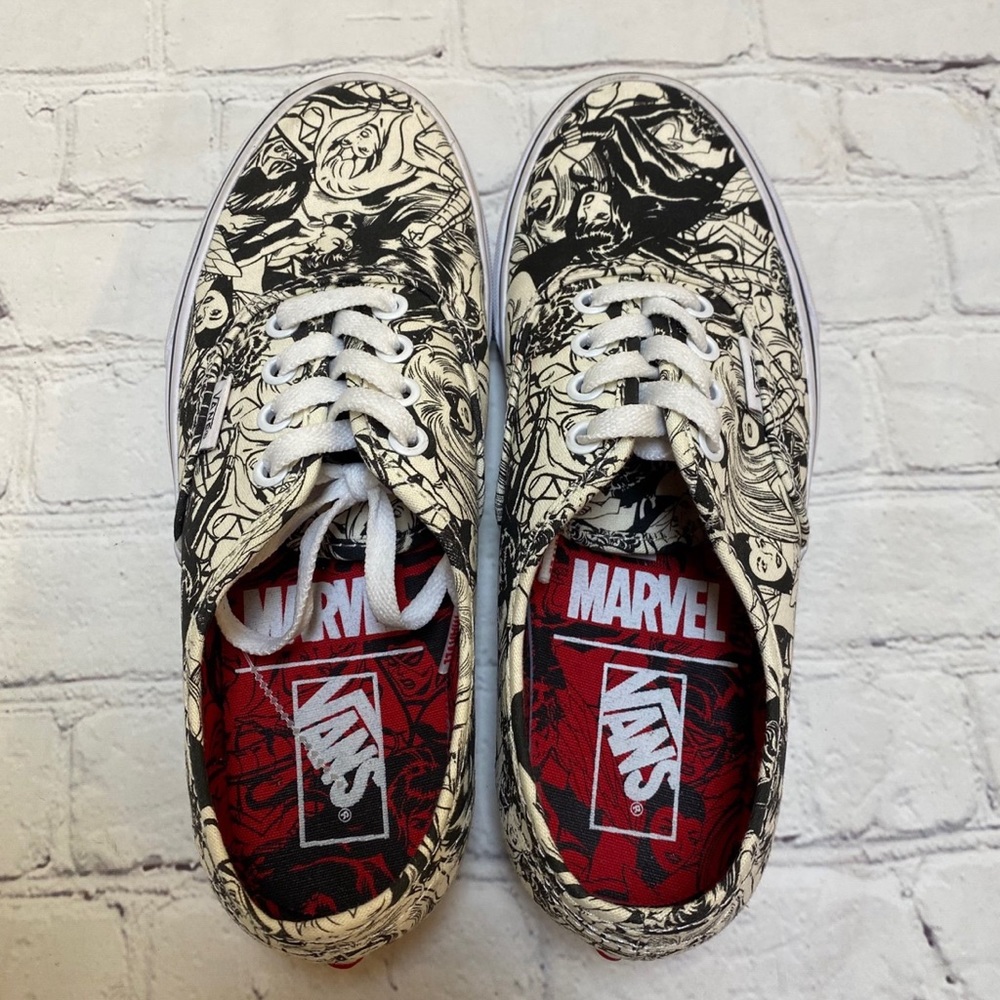 Limited Edition Marvel + Vans Sneakers - Picture 4 of 9